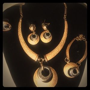Necklace set